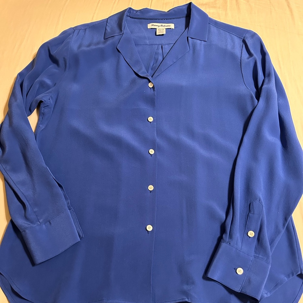 Tommy Bahama blue silk blouse, size extra small, never worn